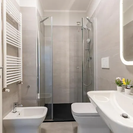 Guesthost -seaside With Swimming Pool And Parking * كالامْبْروني